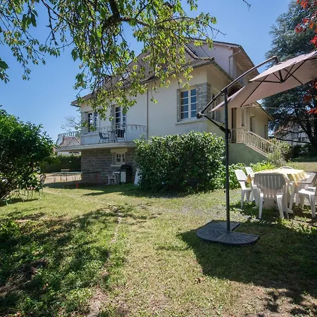In With Cozy Garden, Cleaning Included