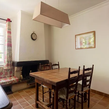 Prázdninový dům In With Cozy Garden, Cleaning Included *