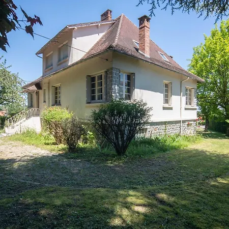 In With Cozy Garden, Cleaning Included Prázdninový dům *